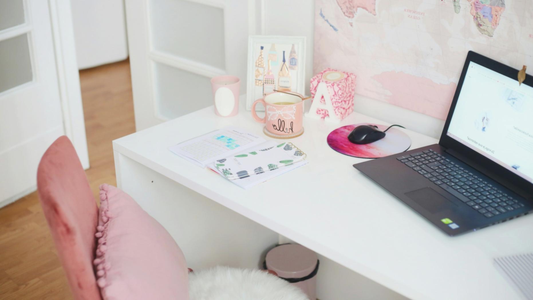 Session de travail avec documents financiers